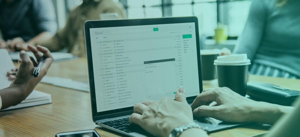 Featured image: 8 original sales prospecting email templates to add to your library