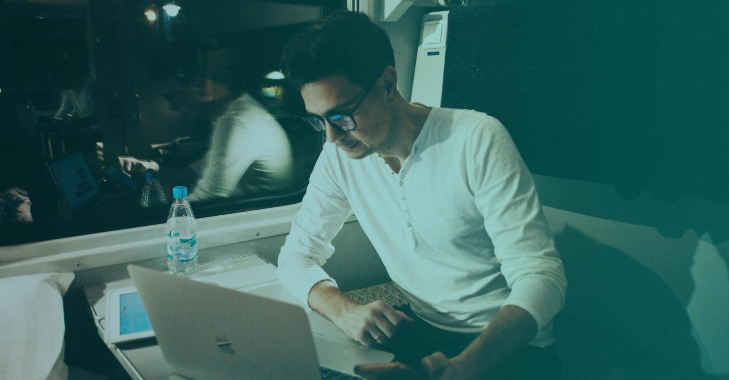 Featured image: 5 Ways to Automate Your Sales Process and Save Time