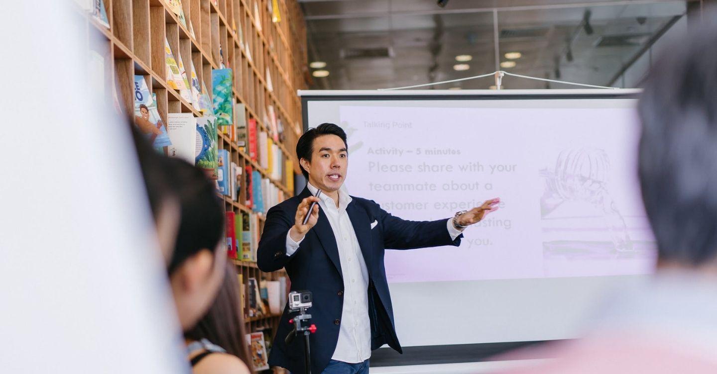 Featured image: 17 Sales Experts & Leaders Who Are Changing the Game